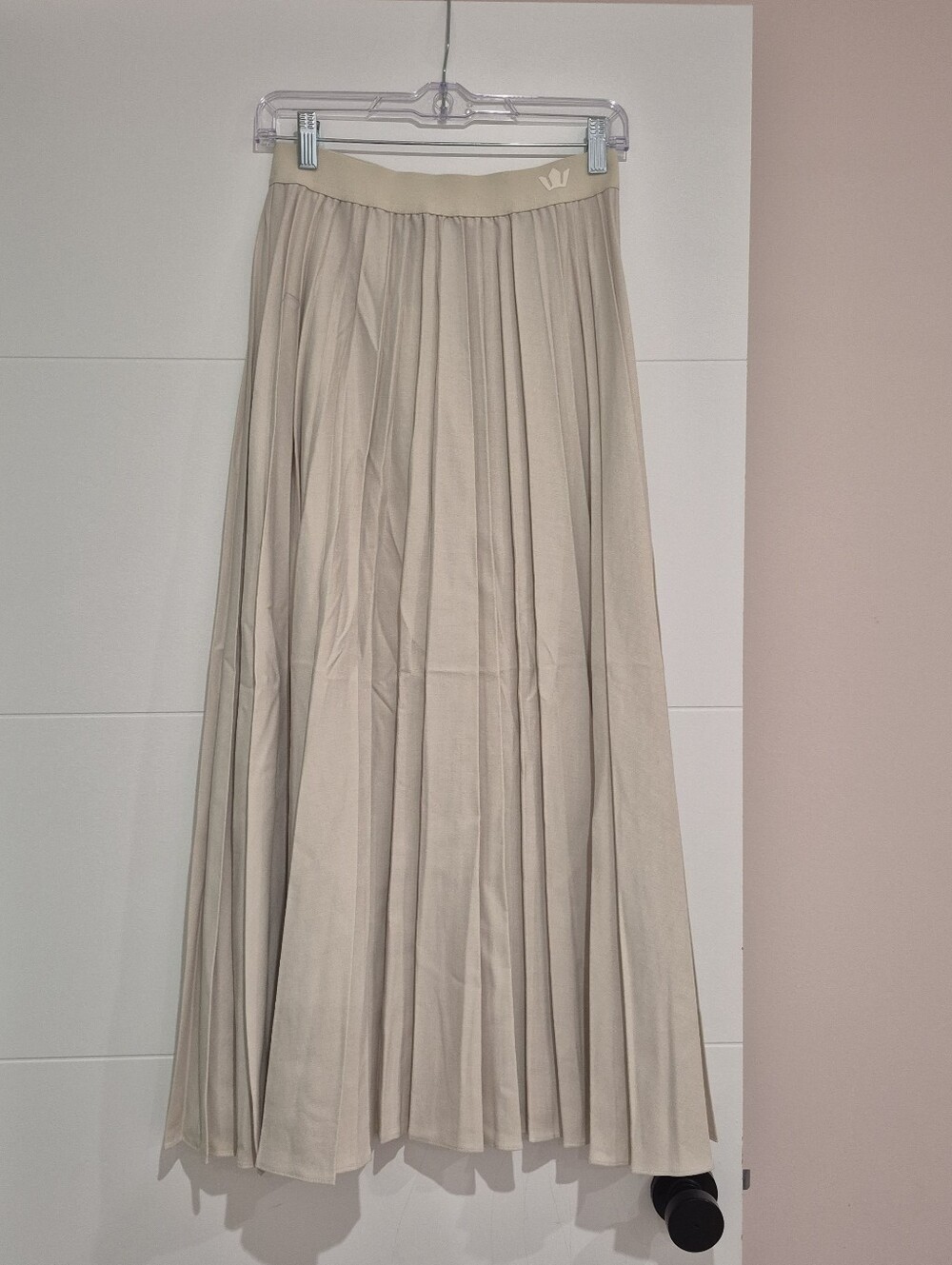 NWT MELI Pleated Maxi Skirt in IVORY